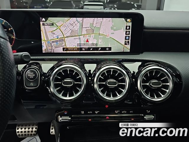 Mercedes-Benz A-Class 2021 — photo 10