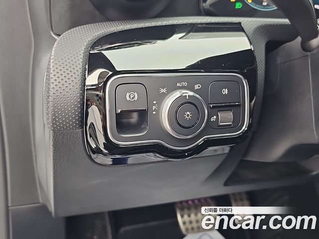 Mercedes-Benz A-Class 2021 — photo 19