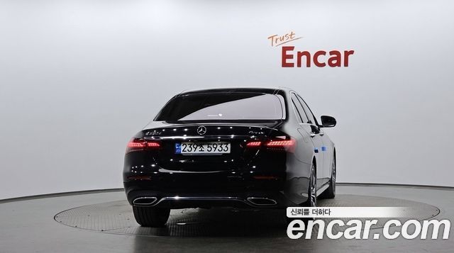 Mercedes-Benz E-Class 2021 — photo 4