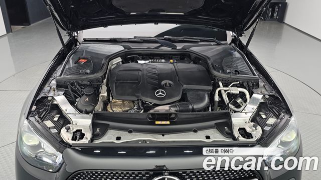 Mercedes-Benz E-Class 2021 — photo 6