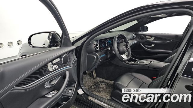 Mercedes-Benz E-Class 2021 — photo 13