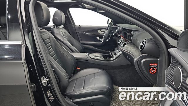 Mercedes-Benz E-Class 2021 — photo 17