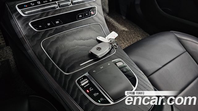 Mercedes-Benz E-Class 2021 — photo 29