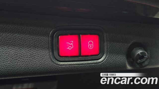 Mercedes-Benz E-Class 2021 — photo 33