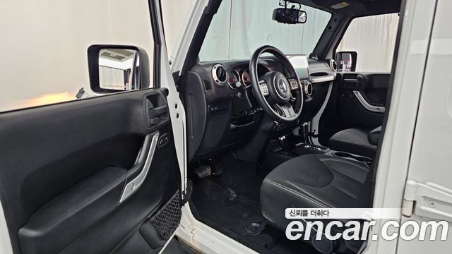 Jeep Wrangler 2014 — photo 10