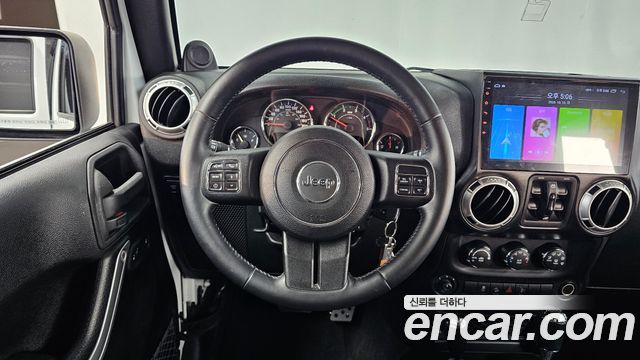 Jeep Wrangler 2014 — photo 13