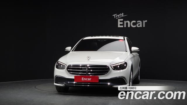 Mercedes-Benz E-Class 2023 — photo 3