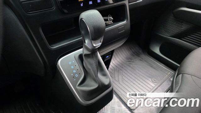 Hyundai Staria 2024 — photo 12