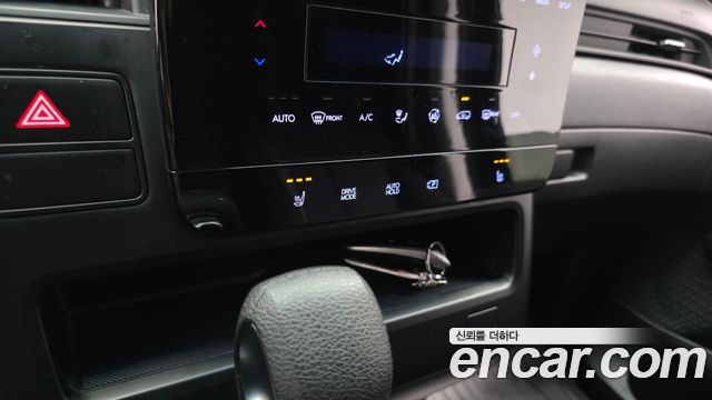Hyundai Staria 2024 — photo 24