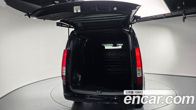 Hyundai Staria 2024 — photo 31