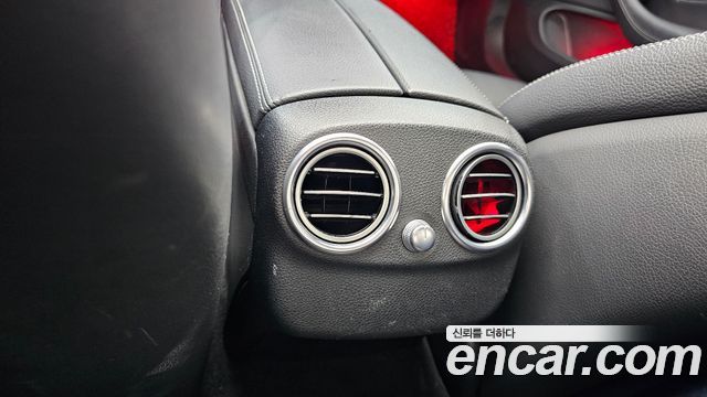 Mercedes-Benz C-Class 2017 — photo 17
