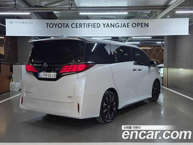 Toyota Alphard 2025 — photo 2