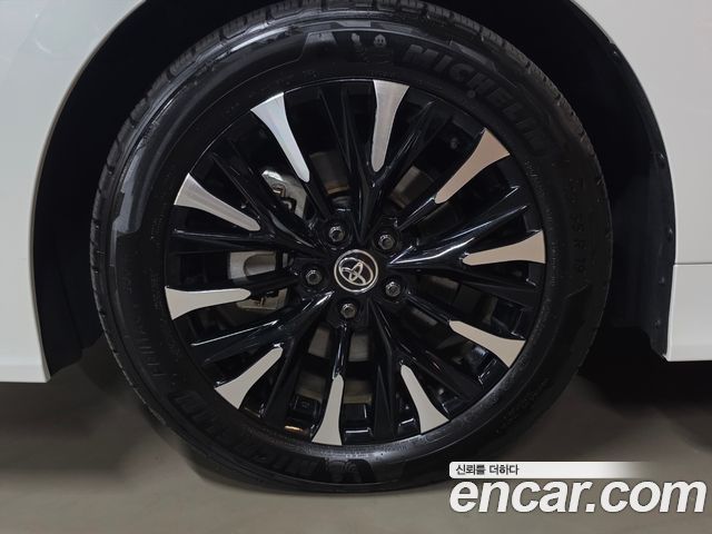 Toyota Alphard 2025 — photo 5