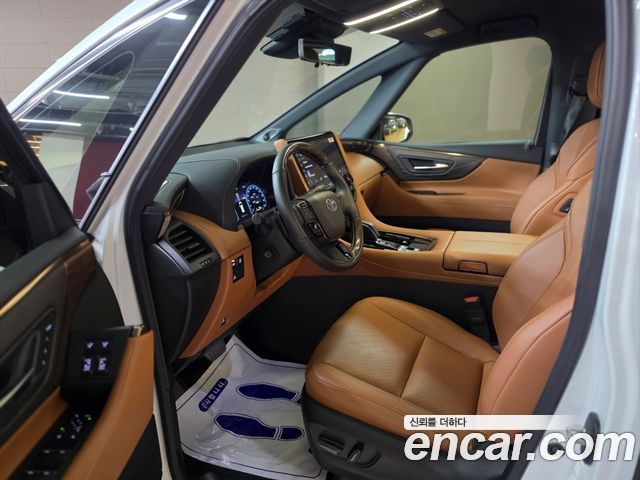 Toyota Alphard 2025 — photo 10