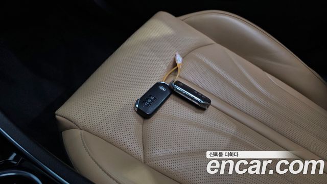Kia K5 2021 — photo 32