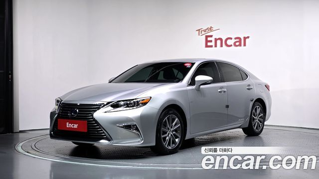 Lexus ES 2016 — photo 1