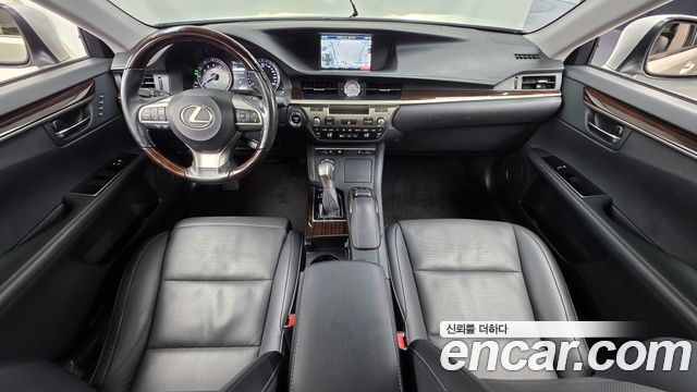 Lexus ES 2016 — photo 7
