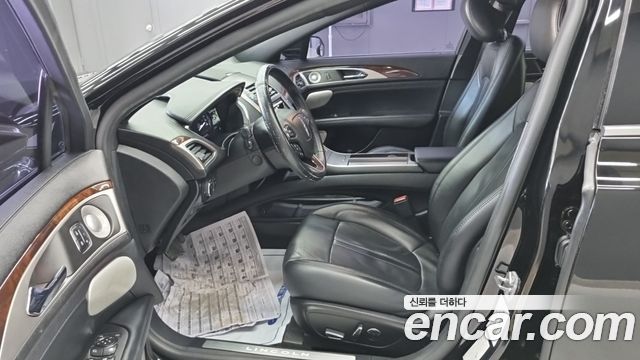 Lincoln MKZ 2017 — photo 7