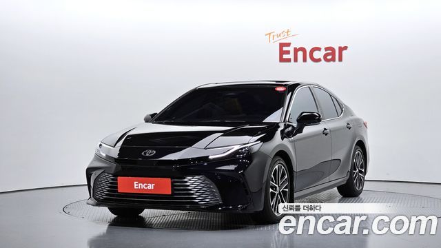 Toyota Camry 2025 — photo 1