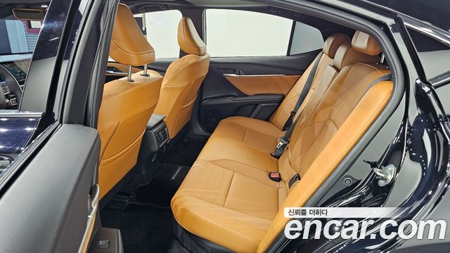 Toyota Camry 2025 — photo 12
