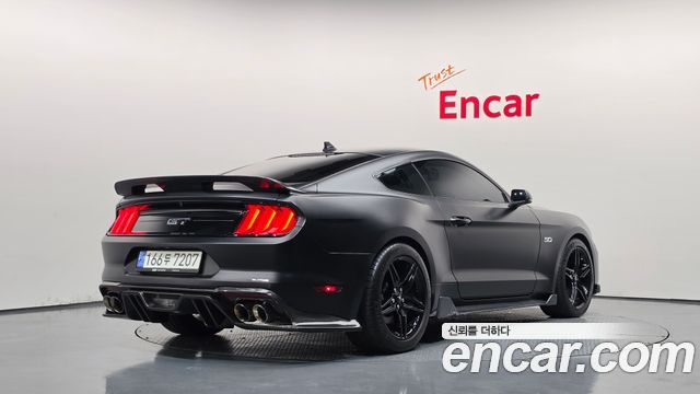 Ford Mustang 2020 — photo 2