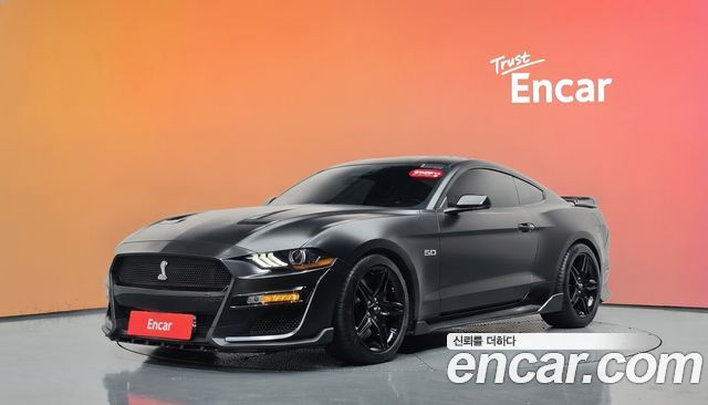 Ford Mustang 2020 — photo 1