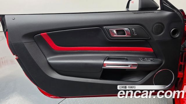 Ford Mustang 2020 — photo 14