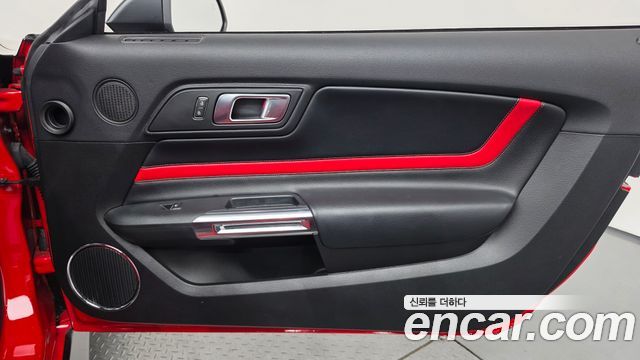Ford Mustang 2020 — photo 15