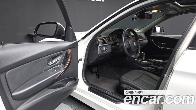 BMW 3-Series 2013 — photo 10