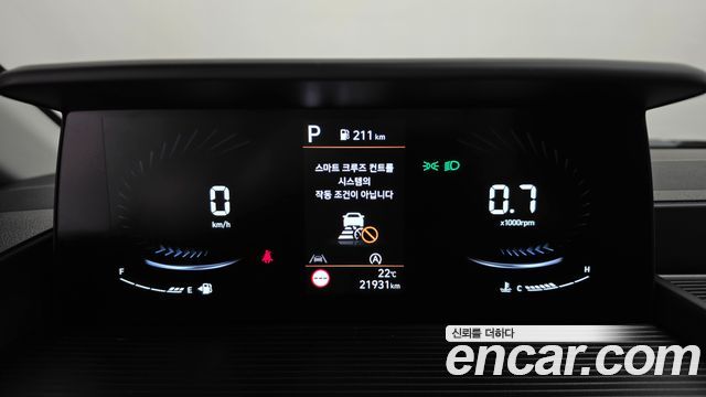 Hyundai Staria 2025 — photo 11