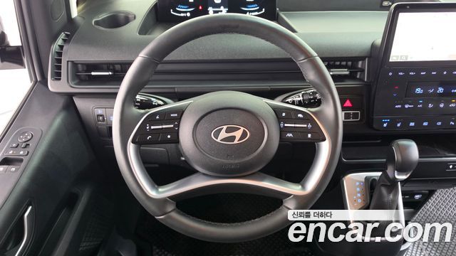 Hyundai Staria 2025 — photo 19
