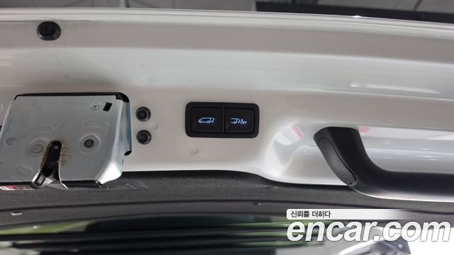 Hyundai Staria 2025 — photo 21
