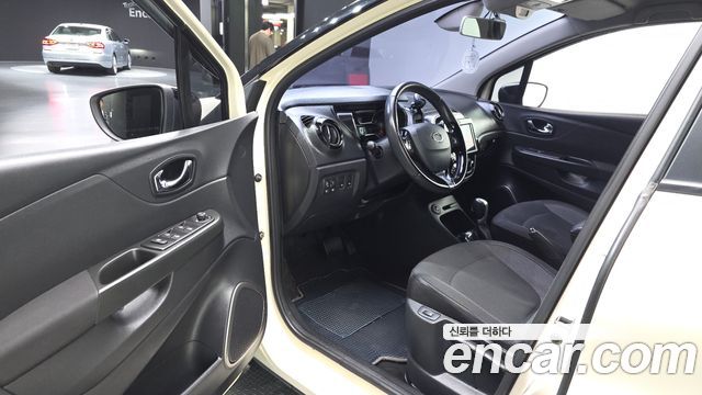 Renault Korea QM3 2016 — photo 13