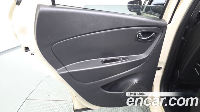 Renault Korea QM3 2016 — photo 15