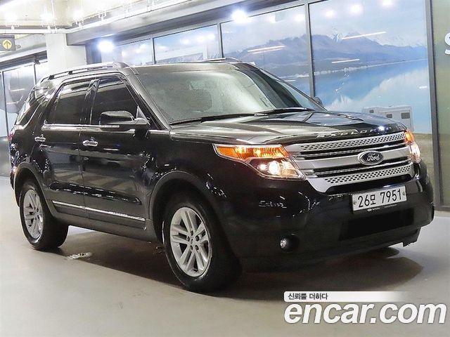 Ford Explorer 2013 — photo 1