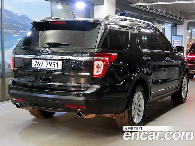 Ford Explorer 2013 — photo 2