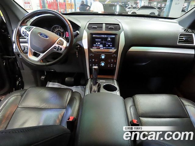 Ford Explorer 2013 — photo 10