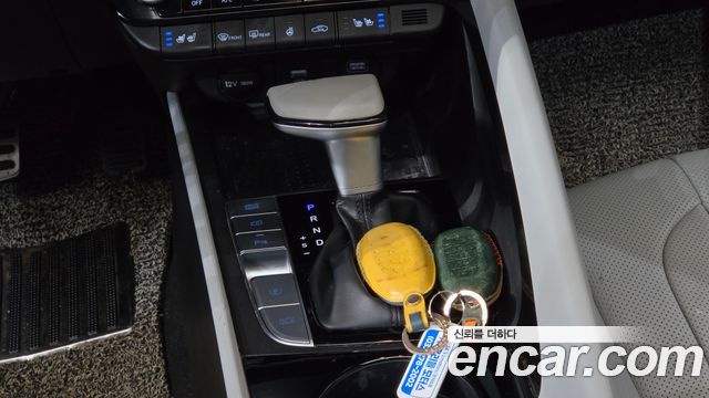 Hyundai AVANTE 2021 — photo 9