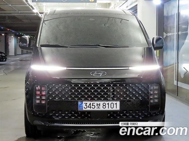 Hyundai Staria 2022 — photo 2