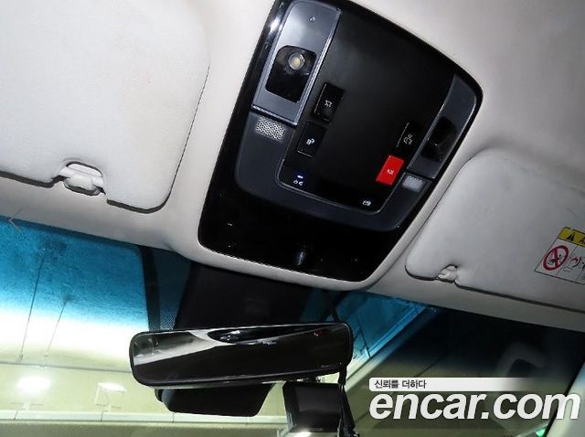 Hyundai Staria 2022 — photo 16