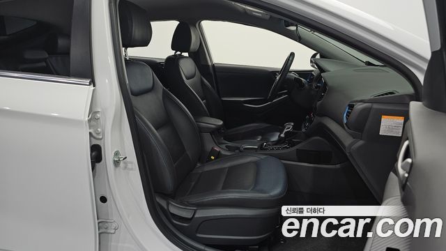 Hyundai Ioniq 2016 — photo 10