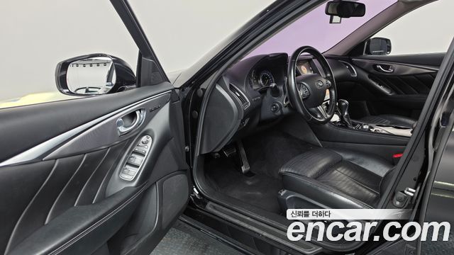 Infiniti Q50 2016 — photo 10