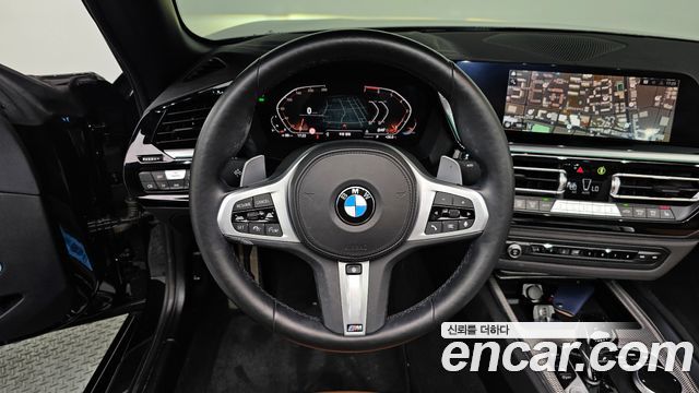 BMW Z4 2022 — photo 11