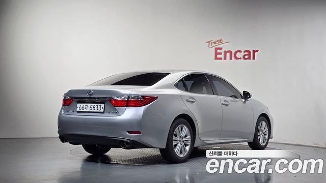 Lexus ES 2014 — photo 2