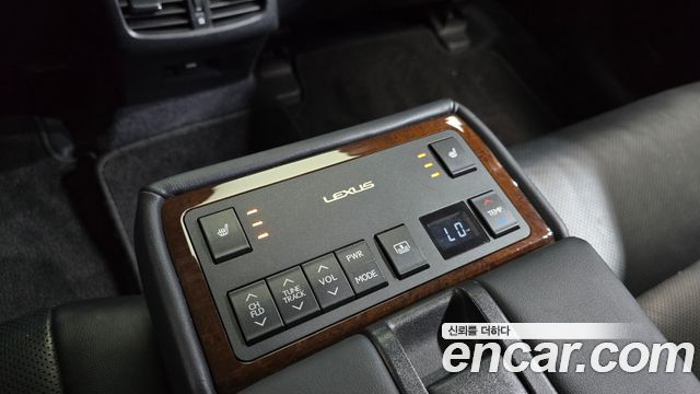 Lexus ES 2014 — photo 17