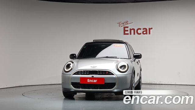 Mini Cooper 2026 — photo 3