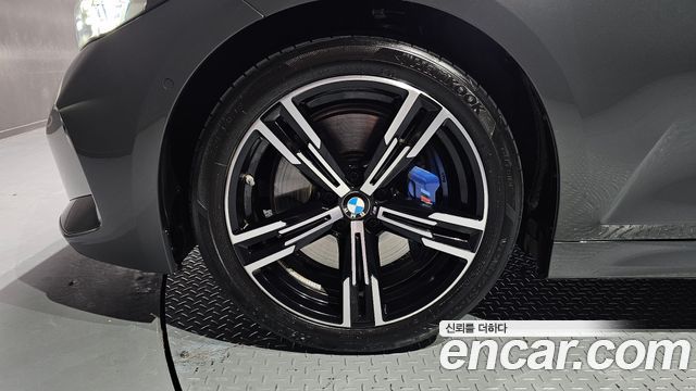 BMW 3-Series 2025 — photo 19