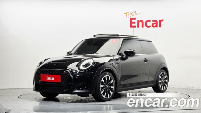 Mini Cooper 2023 — photo 1