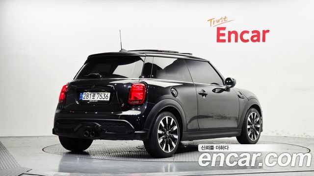 Mini Cooper 2023 — photo 2