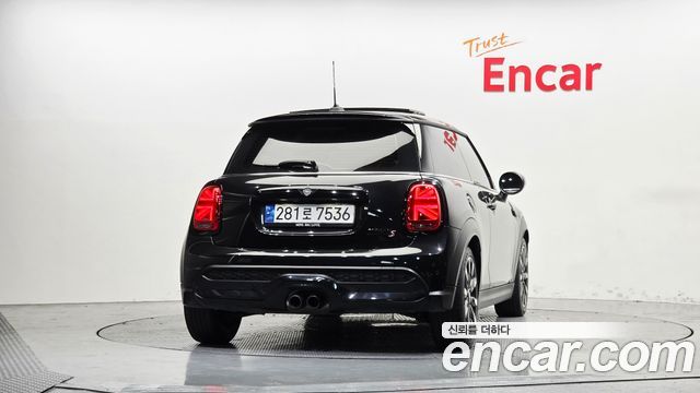 Mini Cooper 2023 — photo 4